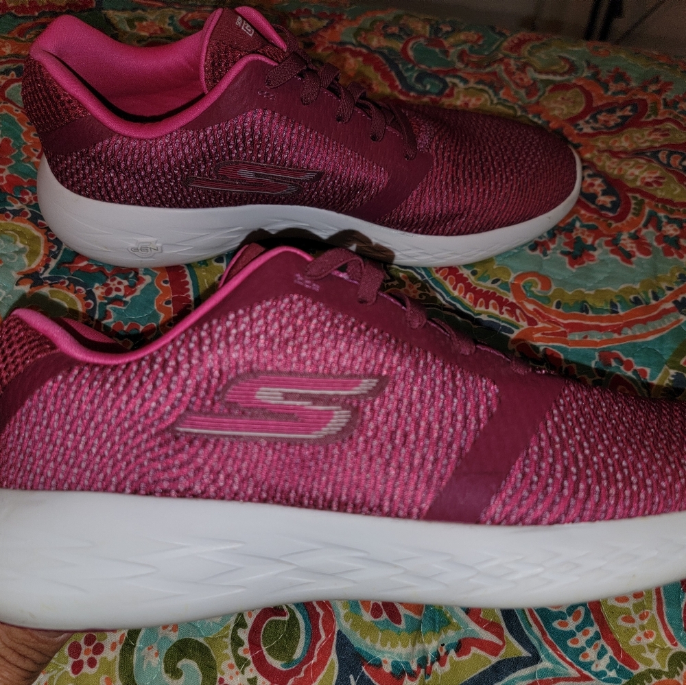Skechers go run 600